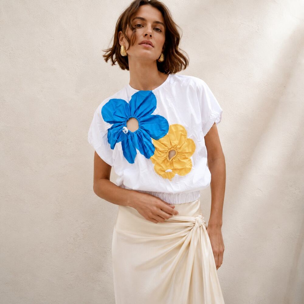 Marianna Senchina White Floral Applique Short Sleeve Blouse Top, size S